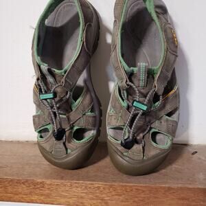 Keen Newport H2 Womens Hiking Water Walking Comfort Sandal 8 Grey/Lime